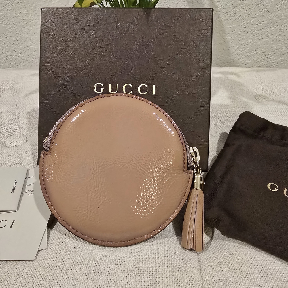 Gucci Beige Round Leather Coin Purse - Picture 2 of 5